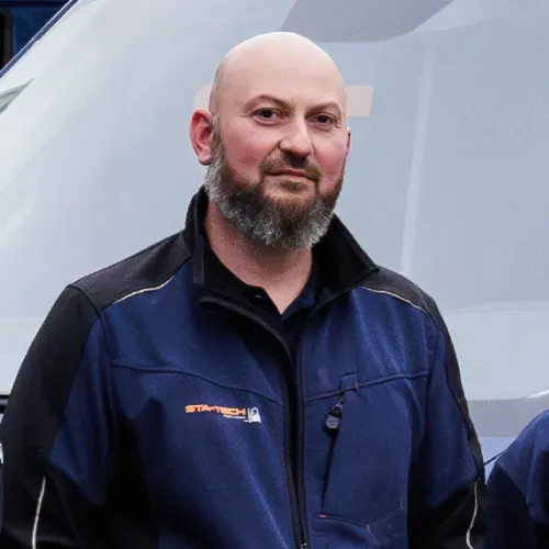 Mitarbeiterportrait STA-TECH, Werkstatt